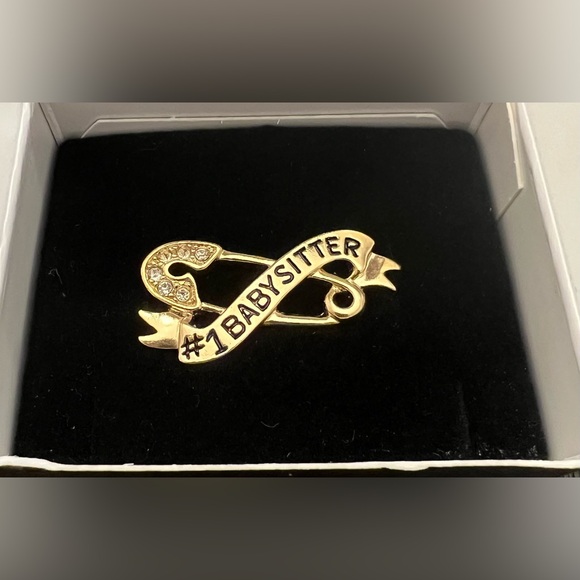 Vintage Avon #1 Babysitter Tac Pin Brooch w/ Rhinestones Gold Tone with box - Picture 5 of 7